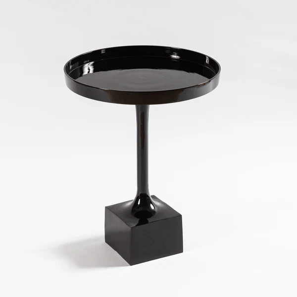 SHINY BLACK SIDE TABLE