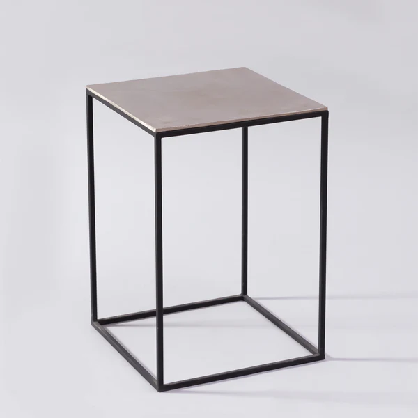 SQUARE-BOX-SIZED TABLE