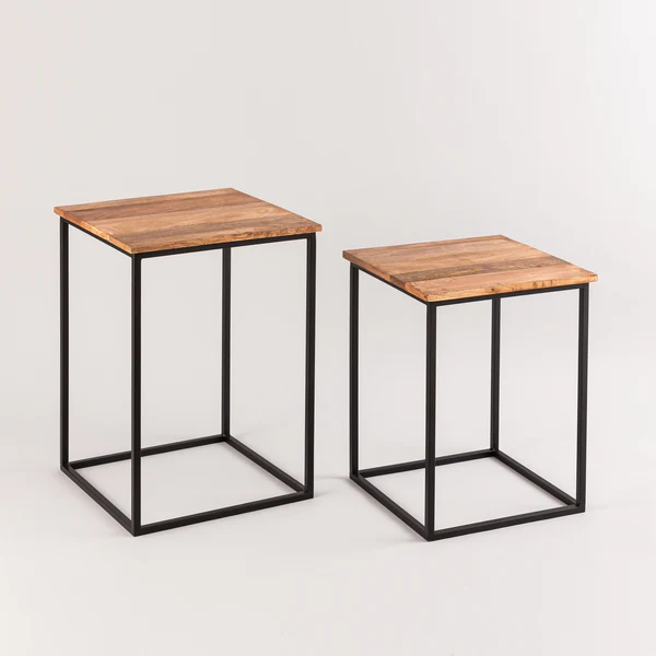 NATURAL WOOD SIDE TABLE